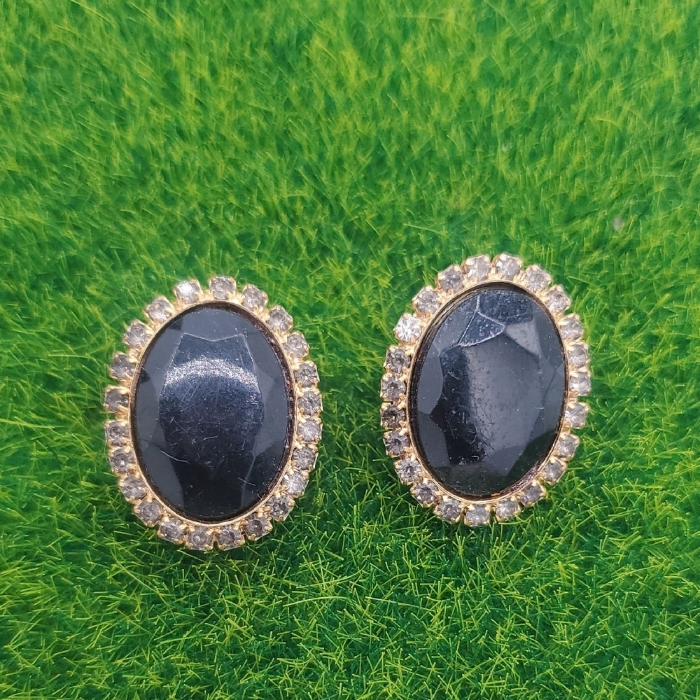 Onyx Facet Earrings For Pierced Ears E1021